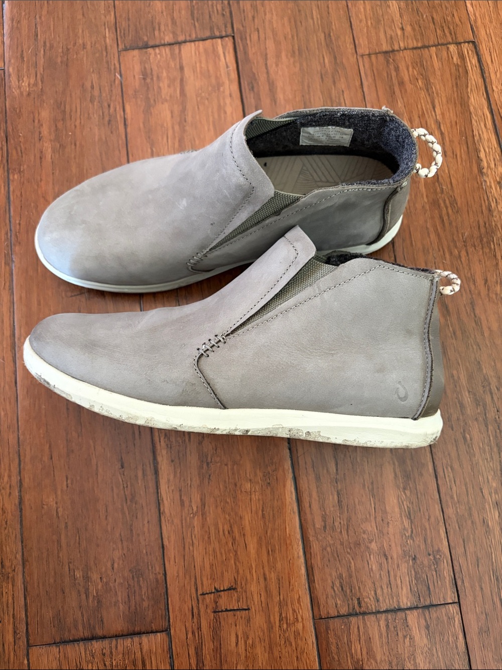 Olukai Women’s Slip-On boot in Light Gray